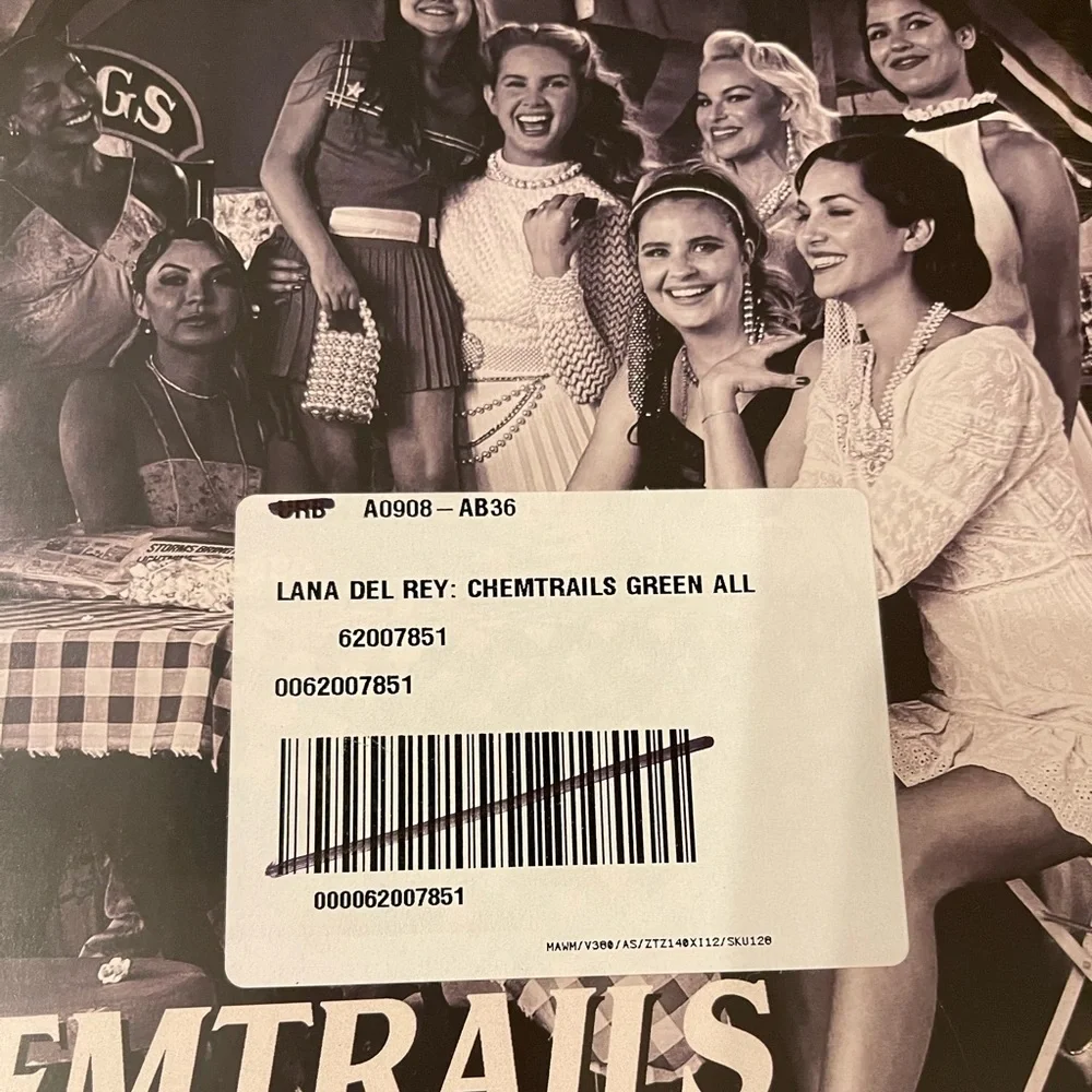 Lana del Rey LP Chemtrails Over the Country Club Urban Outfitters Exclusive - Picture 3 of 3